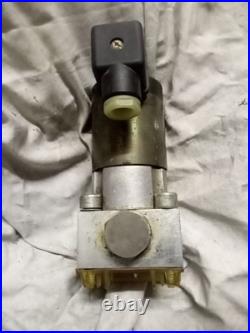 1pc Hydraulic cartridge valve solenoid valve 2-way V2068 pressure relief valve