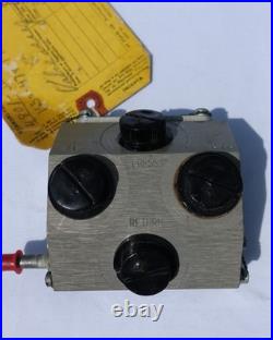 AN 6211-2 Vintage Aviation ADEL Hydraulic Directional Control Valve (Parts Only)