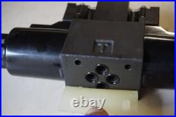 APB 24 V DC Hydraulic Solenoid Directional Control Valve (Unknown Brand/PN)