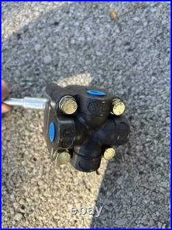 Barksdale D1T1R3HC3 Hydraulic Directional Control Valve 3000 PSI NOS USA Barksdale D1T1R3HC3 Hydraulic Directional Control Valve 3000 PSI NOS USA