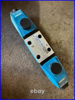 DG4V-3-6N-M-U-S-7-30 Sperry Vickers Hydraulic Control Valve Directional Cetop