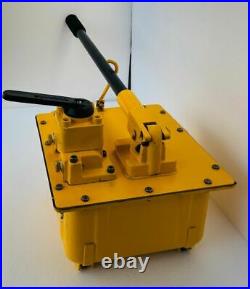 Enerpac P464 Hydraulic Hand Pump With 4 Way Valve 700 Bar/10,000 Psi