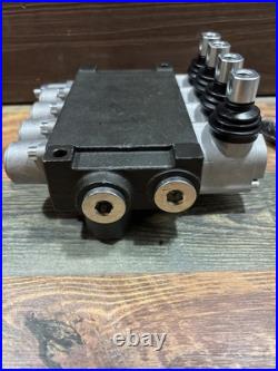 Hydraulic Control Valve 4 Spool Max Flow 13GPM Four Way Reversing Valve 4500 PSI