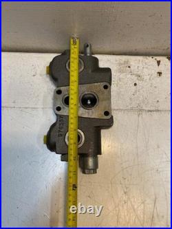 Hydraulic Directional Control Valve 976557
