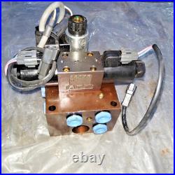 Hydraulic Solenoid Directional Control Valve Block New Open Box Japan Surplus