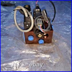 Hydraulic Solenoid Directional Control Valve Block New Open Box Japan Surplus