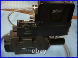 Hydraulic proportional directional control valve, Parker D31FP, DF1P, with cable