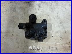 Kubota B2150 Hydraulic Directional Valve Flow Divider 67850-38104 66363-38104