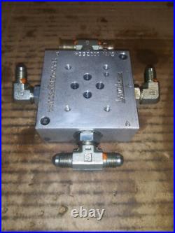 Lynch 4 Way Hydraulic Valve 1003884