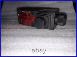 Moog Xwb10716-000-01 A Hydraulic Direction Control Valve New