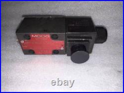 Moog Xwb10716-000-01 A Hydraulic Direction Control Valve New