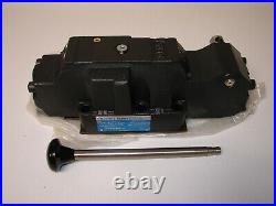 NEW Eaton Vickers Hydraulic Directional Control Valve DG17V-8-2N-10