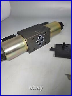 New PARKER D1VW082CNJDLMJ5 Solenoid Directional Hydraulic Valve 24vdc