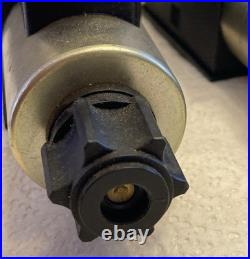 PARKER D1VW20DNJWF dual Solenoid-operated hydraulic directional control valve