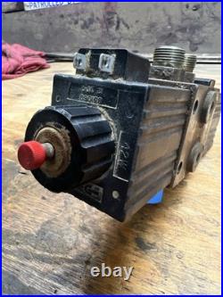 Parker 14DS-PE8-O-A-12 Hydraulic Directional Control Valve 12VDC PE8