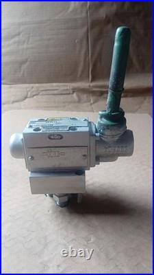 Parker D1VL1D51 Directional Lever Operated Hydraulic Control Valve 5000 PSI NEW