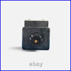 Parker D3W008CNYC Hydraulic Directional Control Valve 120VAC D05 3-Position NOS