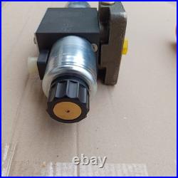 Parker D3W2CNYW-32 Directional Control Valve Genuine New Open Box