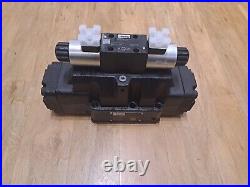 Parker Hydraulic D91VW001C3NJW91 Pilot Operated Directional Control Valve, 24Vdc