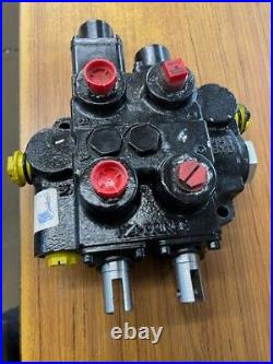 Prince RD5200 2 function hydraulic directional valve. Has closed center plug