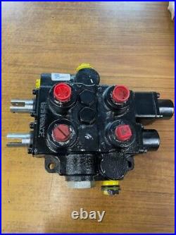 Prince RD5200 2 function hydraulic directional valve. Has closed center plug