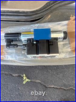 Proportional directional 4 way hydrauloc valve