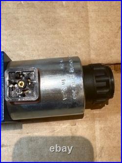 Rexroth R900921739 Proportional Direction Hydraulic Valve 4WRA10E30-22/G24N9K4/V