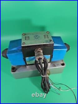 Vickers D05 Hydraulic Directional Valve 120v Double Solenoid