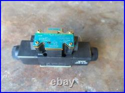 Vickers DG4V-3S-ON-M-FW-B5-60 Hydraulic Directional Valve