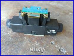 Vickers DG4V-3S-ON-M-FW-B5-60 Hydraulic Directional Valve