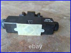 Vickers DG4V-3S-ON-M-FW-B5-60 Hydraulic Directional Valve