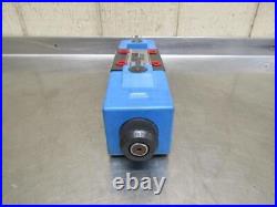 Vickers DG4V4-010C-M-U-G5-10 Hydraulic Directional Control Solenoid Valve 12v DC